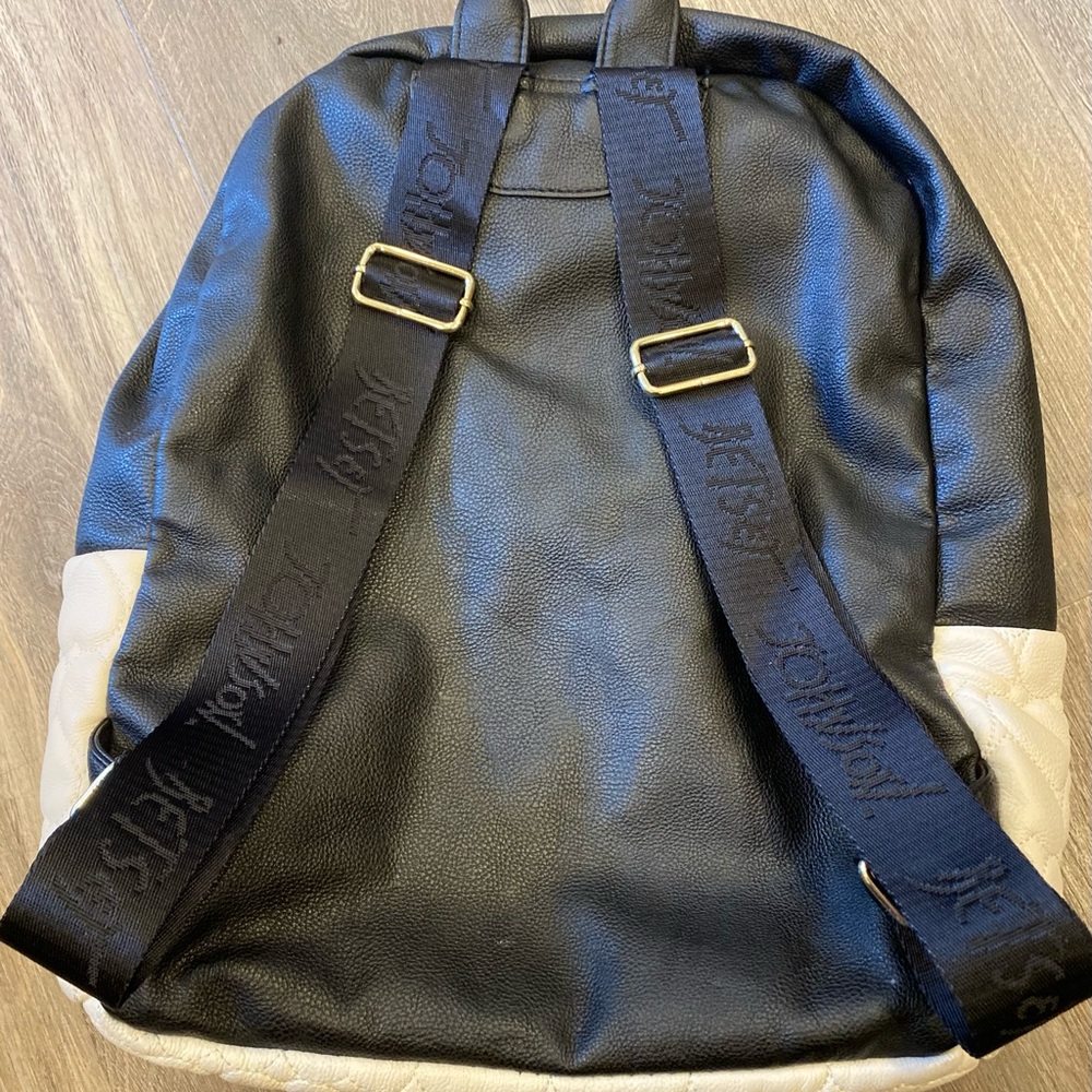 White and Pink Heart Backpack - Picture 3 of 11